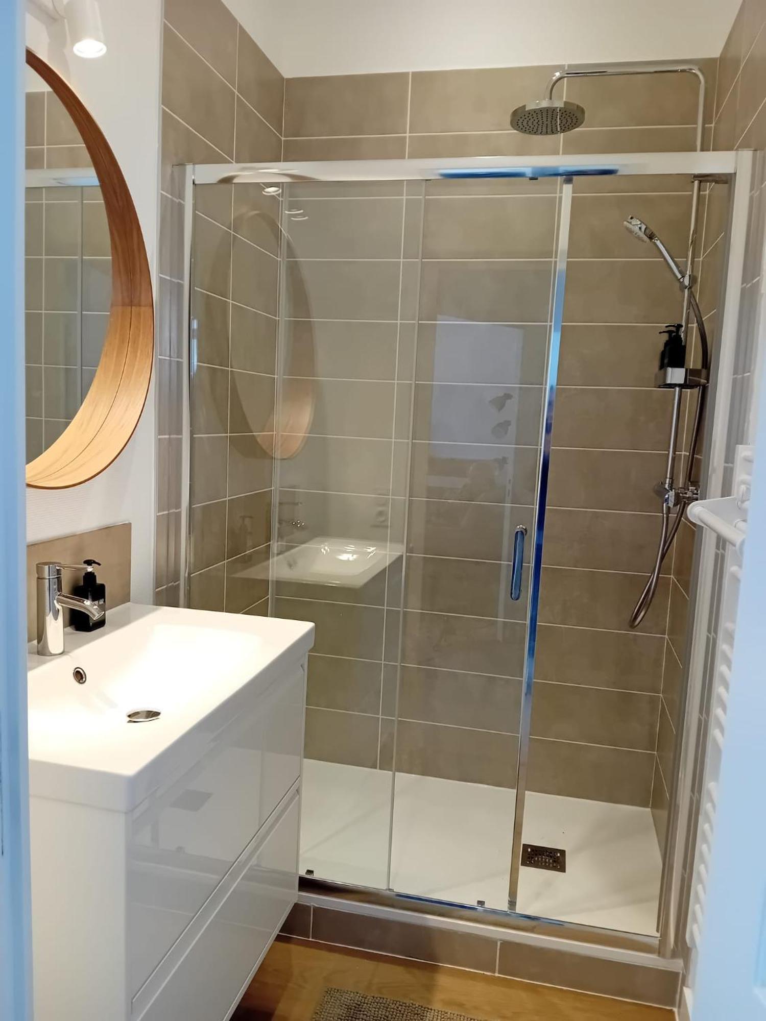 102 - Appart Renove Avec Grand Salon Et 1 Chambre - Tram Et Clinique Mutualiste A 1 Min Grenoble Bagian luar foto